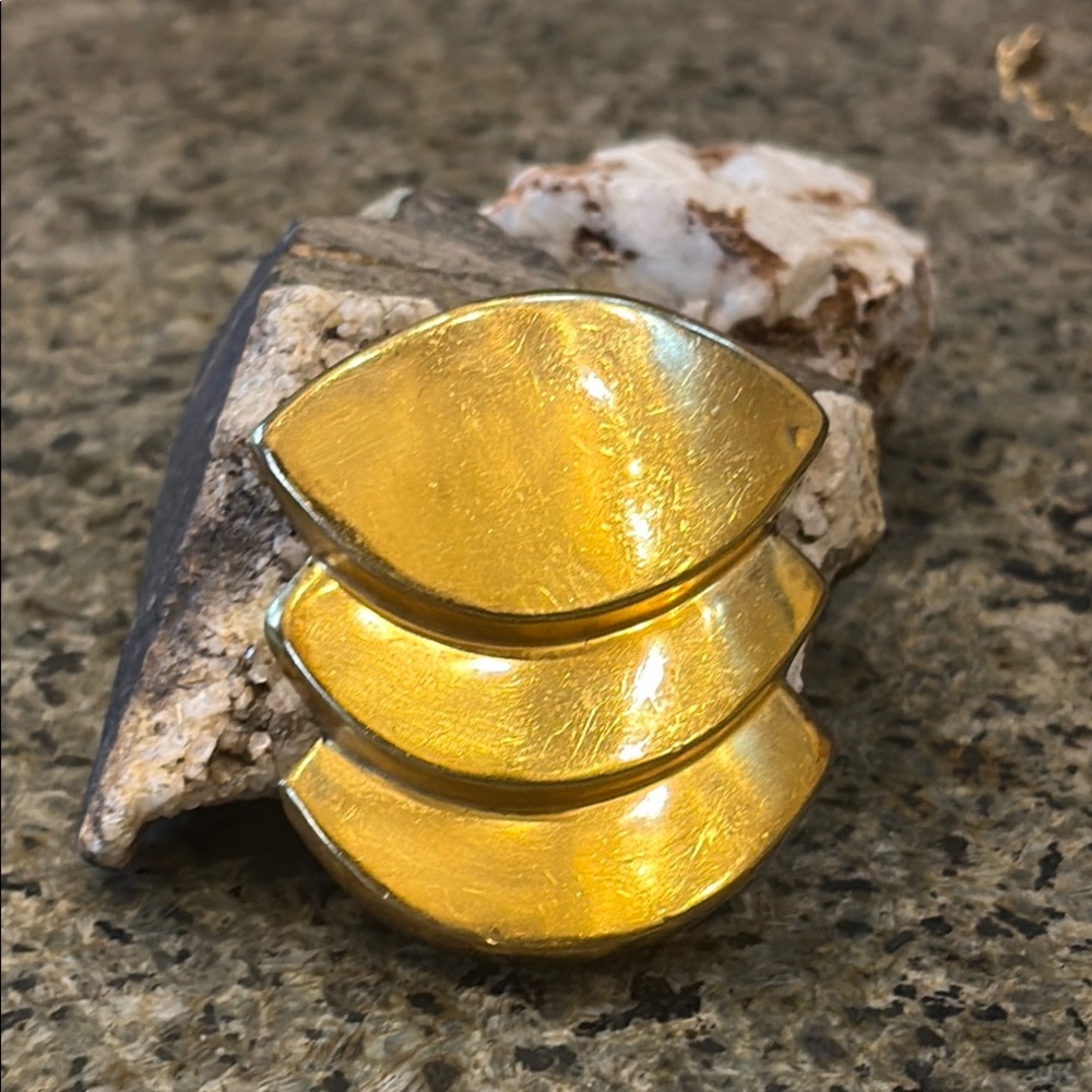 Vintage 1988 signed artist Steven Vaubel NYC 18k gold vermeil brass brooch